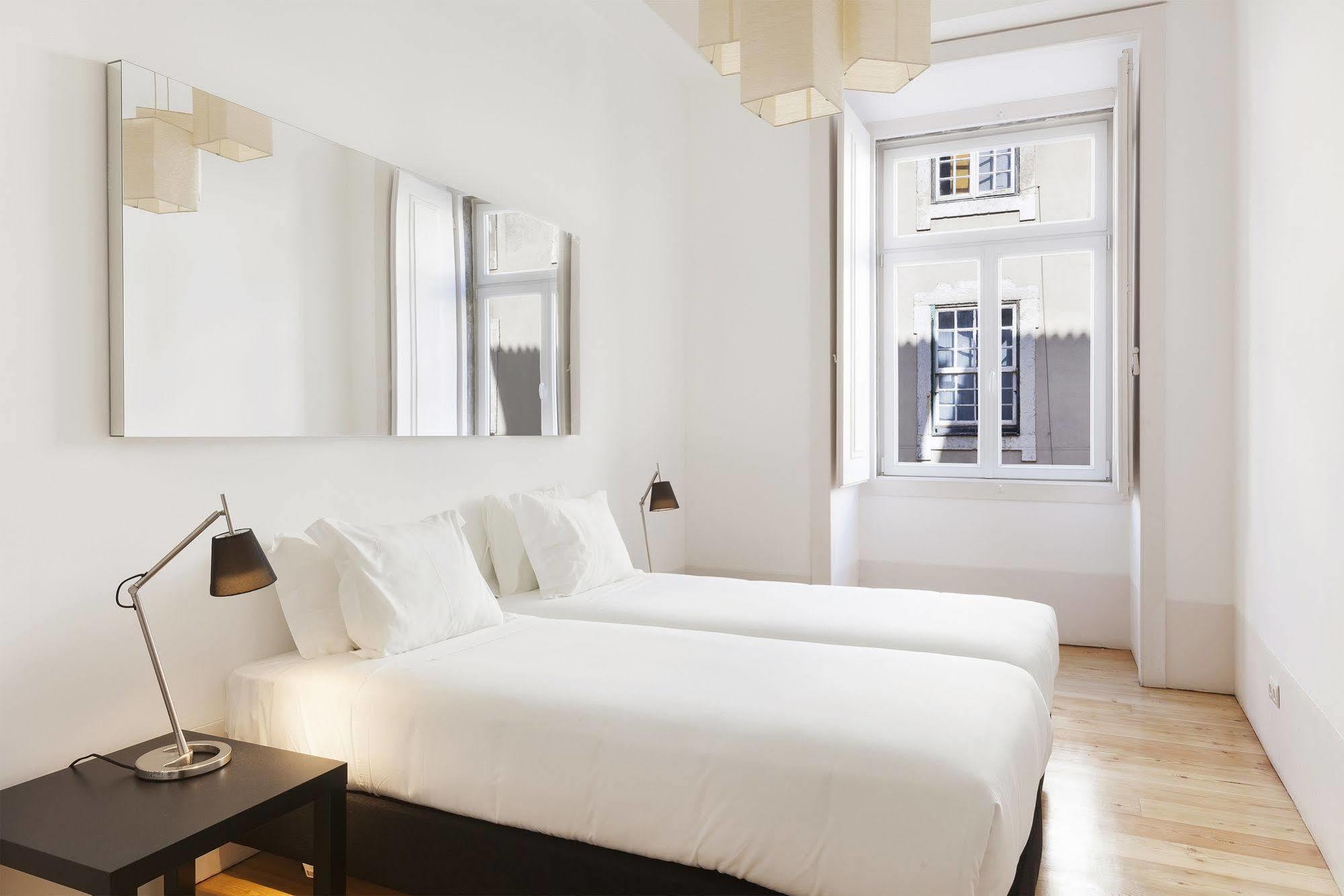 Freedom Serviced Apartments - Cais Do Sodre Lissabon Buitenkant foto
