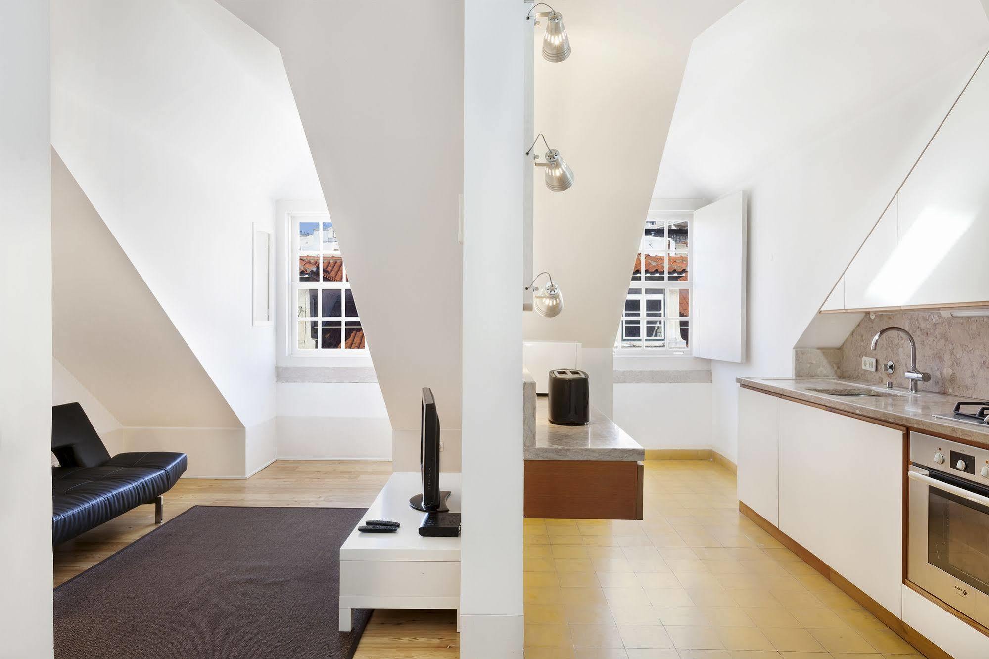 Freedom Serviced Apartments - Cais Do Sodre Lissabon Buitenkant foto