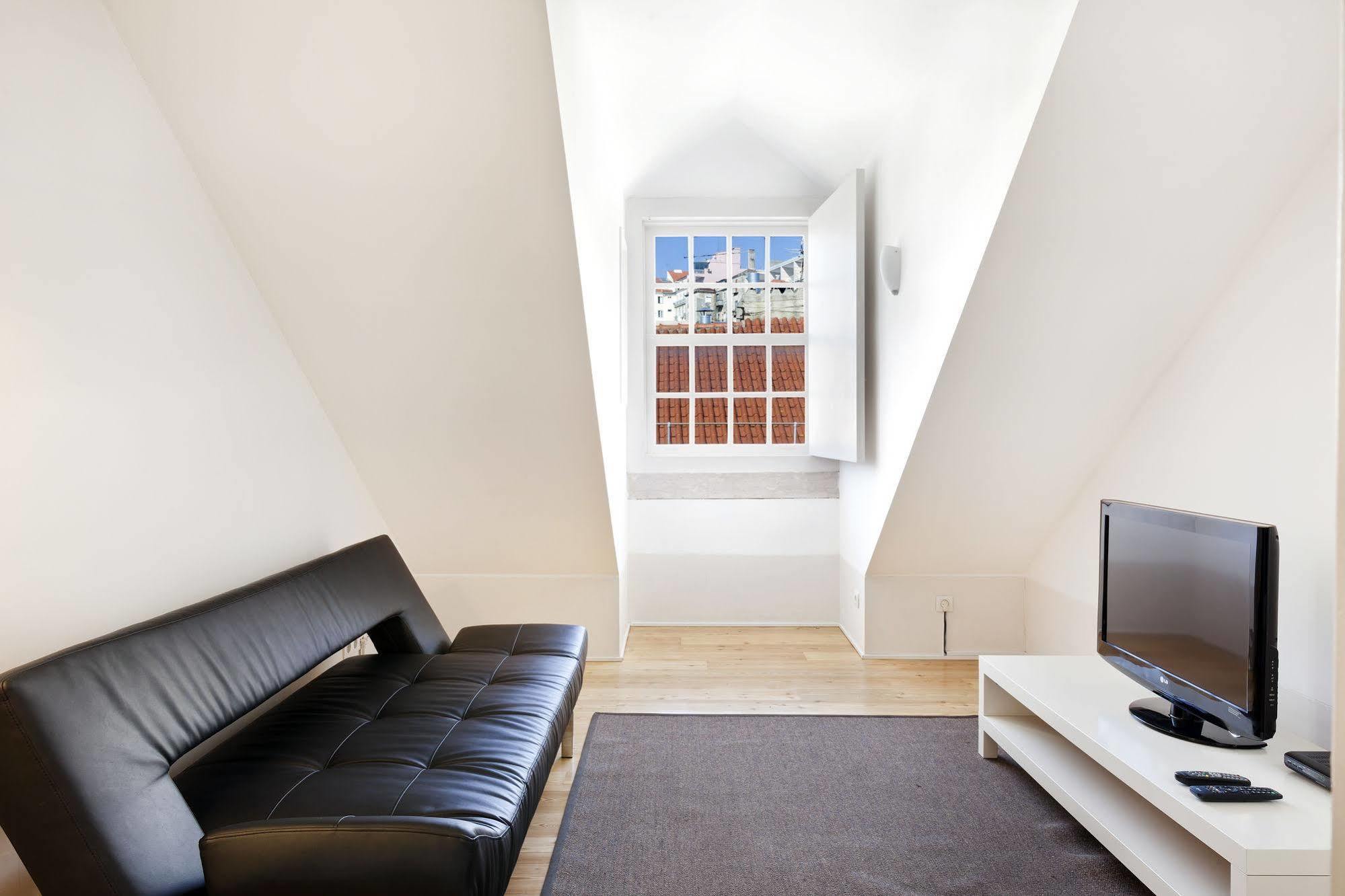 Freedom Serviced Apartments - Cais Do Sodre Lissabon Buitenkant foto